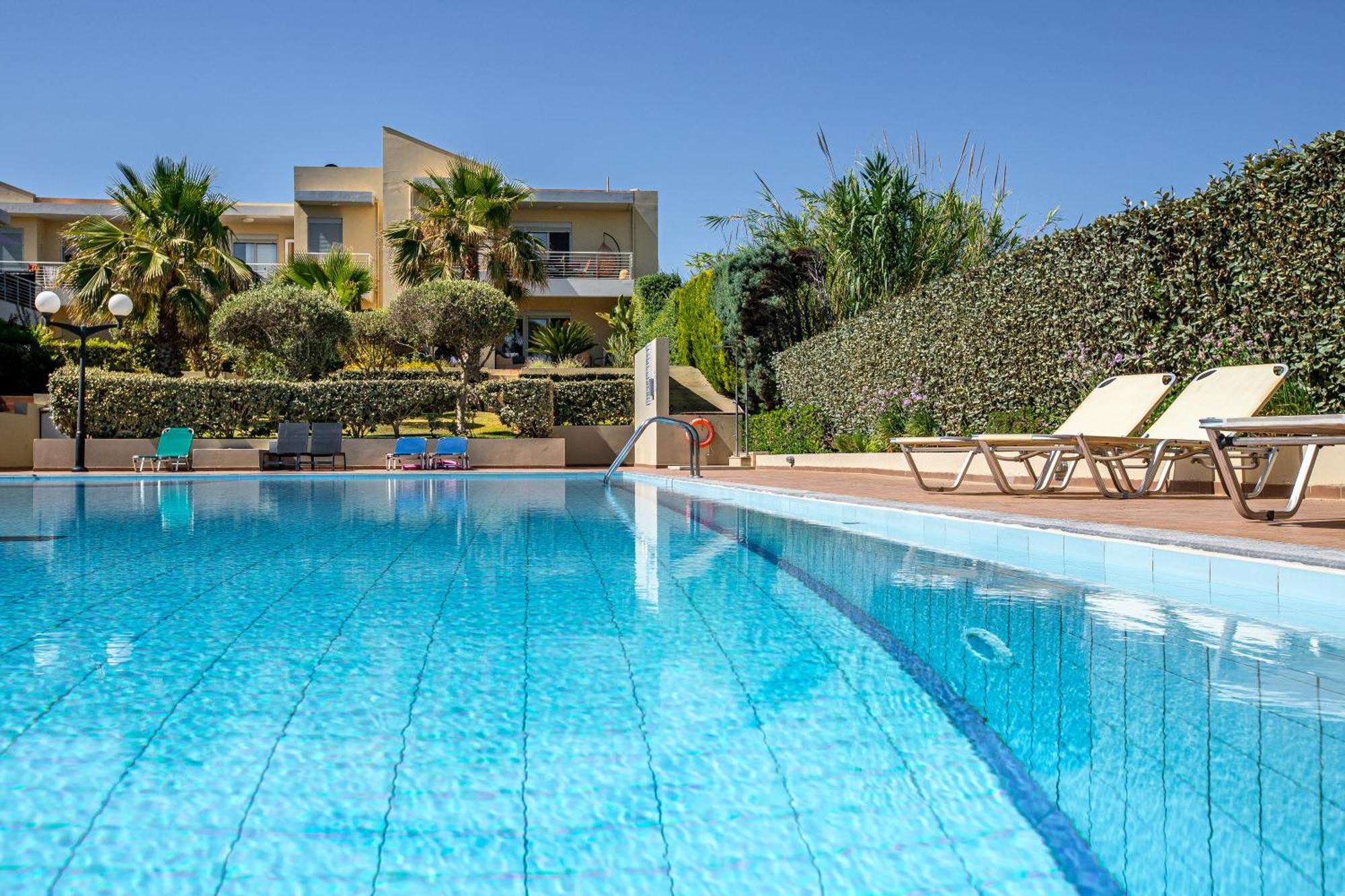 Maleme Yoga Blue Apartment Chania  ภายนอก รูปภาพ