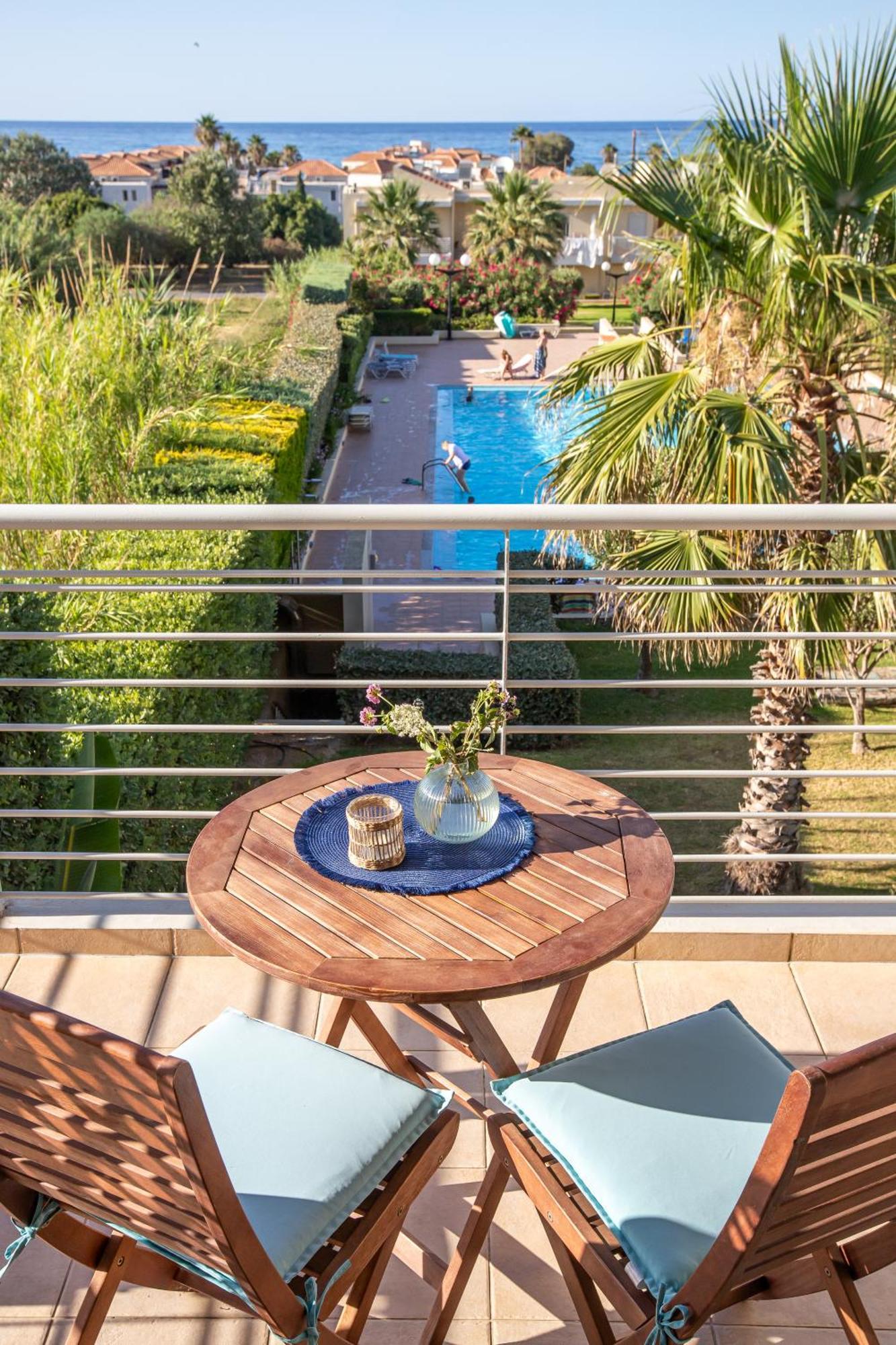Maleme Yoga Blue Apartment Chania  ภายนอก รูปภาพ